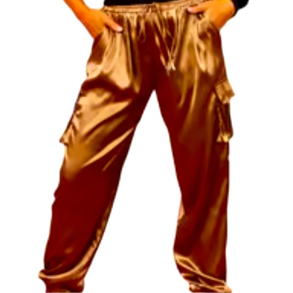 Rachel Zoe silky gold cargo joggers - Picture 4 of 12